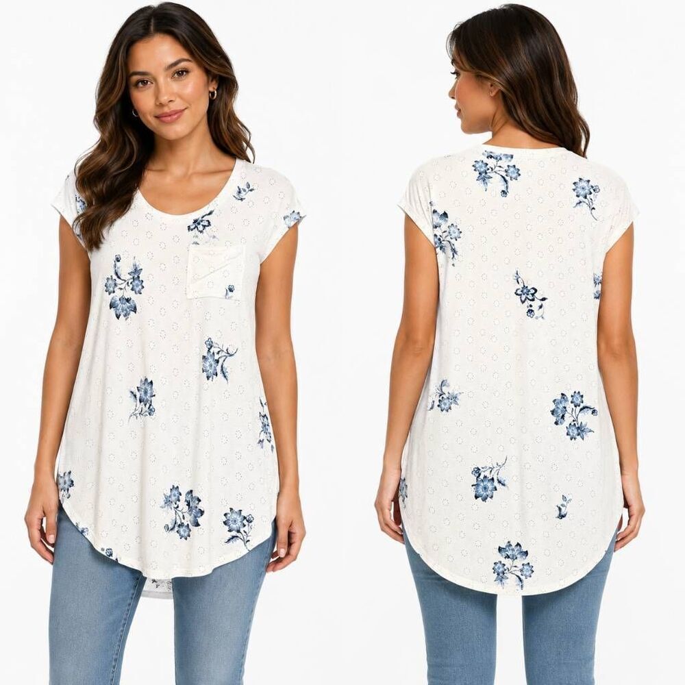 Rue 21 Ivory Blue Floral Eyelet Pocket Tee Medium